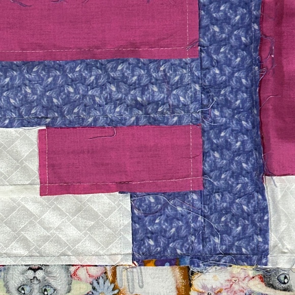 Quilt Top - unfinished quilt Lap size Vibrant Cat Fabric Edge - Picture 5 of 6